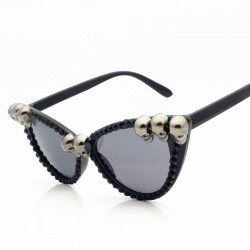 Steampunk retro sunglasses with skulls