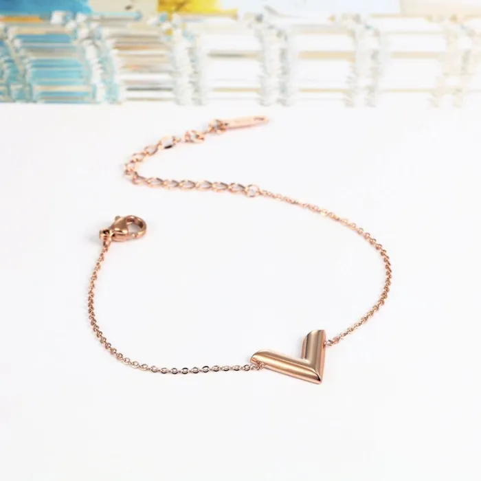 V letter - stainless steel braceletBracelets