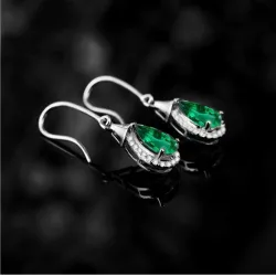Elegante lange Ohrringe mit grünem Kristall - 925 Sterling Silber
