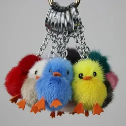 Fluffy furry pom pom mit Küken - Schlüsselanhänger