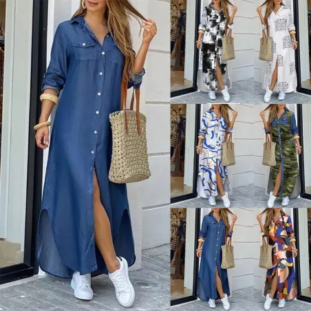 Langes loses Kleid mit Knöpfen - Denim / moderner Druck