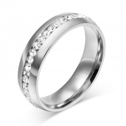 Eleganter Ring mit Kristallen - Edelstahl