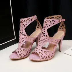 Sexy hohle Pumps - Sandalen mit hohen Absätzen - mit Knöchelriemen