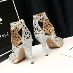 Sexy hohle Pumps - Sandalen mit hohen Absätzen - mit Knöchelriemen
