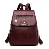 Lederrucksack - mit Handschlaufe / Reißverschlüssen