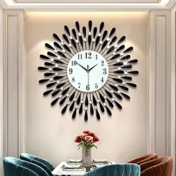 Moderne Wanduhr - Sonnenform - mit Kristalldekoration - 38 * 38cm