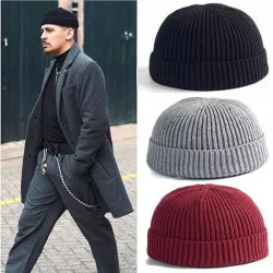 Gestrickte warme Mütze - kurz - gerippt - unisex