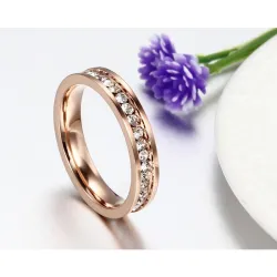Luxuriöser Ring mit Zirkonia - Edelstahl - 4mm