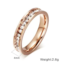 Luxuriöser Ring mit Zirkonia - Edelstahl - 4mm