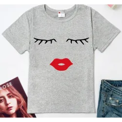Trendy short sleeve t-shirt - eyelashes / red lipsBlouses & shirts