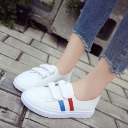 Classic white sneakers - flat loafers with velcroShoes