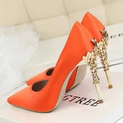 Sexy Pumps - mit metallgeschnitzten dünnen High Heels