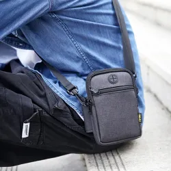 Kleine wasserdichte Schulter- und Umhängetasche - Unisex - Kopfhöreranschluss