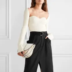 Stylischer Langarmpullover - sexy T-Shirt - eckiger Kragen