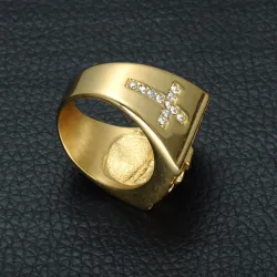 Luxuriöser Goldring - mit Jesus / Kreuz / weißer Zirkonia - unisex