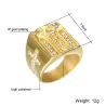 Luxuriöser Goldring - mit Jesus / Kreuz / weißer Zirkonia - unisex