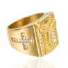 Luxuriöser Goldring - mit Jesus / Kreuz / weißer Zirkonia - unisex