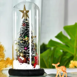 Dekorativer Weihnachtsbaum - in Glaskuppel - mit LED