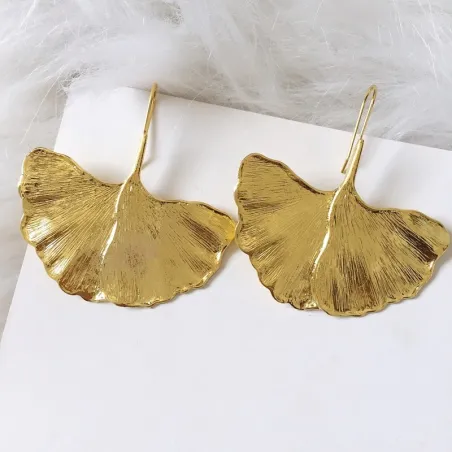 Goldene Ohrringe in Blattform - Metall