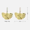Goldene Ohrringe in Blattform - Metall