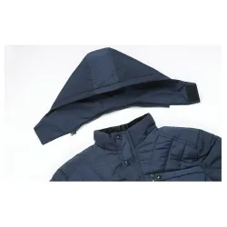 Dicke warme Winterjacke mit Kapuze
