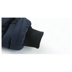 Dicke warme Winterjacke mit Kapuze