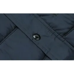 Dicke warme Winterjacke mit Kapuze