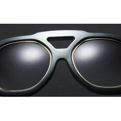 Modische Sonnenbrille - übergroßer Rahmen - dekorativer Metallpfeil - Unisex