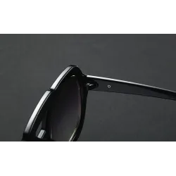 Fashionable sunglasses - oversized frame - decorative metal arrow - unisexSunglasses