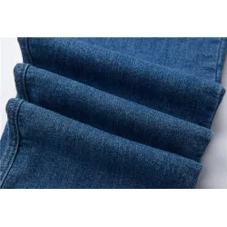 Sexy Jeans - Röhrenhose - mit niedriger Taille / Push-up