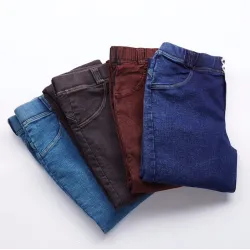 Sexy Jeans - Röhrenhose - mit niedriger Taille / Push-up