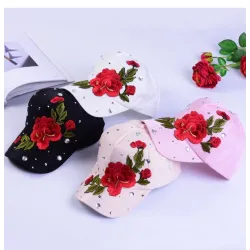 Modisches Baseballcap - mit gestickten Rosen / Kristallen / Nieten