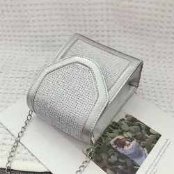 Modische kleine Umhängetasche - mit Strass / Kettenriemen
