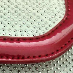 Modische kleine Umhängetasche - mit Strass / Kettenriemen