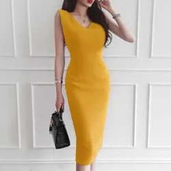 Elegantes gelbes Kleid - mit V-Ausschnitt / Rückenschlitz / ärmellos