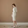 Warmes elegantes Kleid - mit Spitzenärmeln - weiß