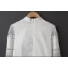 Elegante weiße Bluse mit langen Ärmeln - ausgehöhlte Spitze
