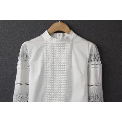 Elegante weiße Bluse mit langen Ärmeln - ausgehöhlte Spitze