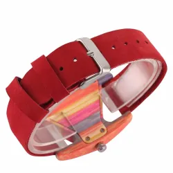 Trendige Holzuhr - bunte Dreiecksform - Lederband