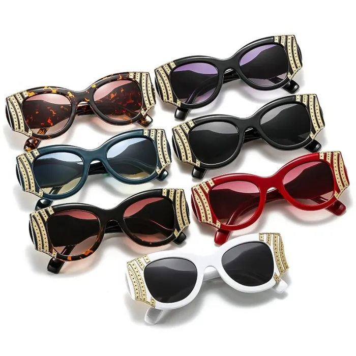 Quadratische Vintage-Sonnenbrille - übergroß - mit goldener Verzierung - UV400
