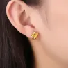 Blütenförmige Ohrstecker - vergoldet