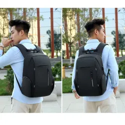 Modischer Rucksack - 15,6 Zoll Laptoptasche - USB-Ladeanschluss - Wasserdicht
