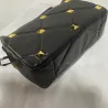 Luxuriöse Tasche - mit Nieten / Kettenriemen / Tragegriff - echtes Leder