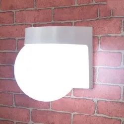 Moderne kugelförmige Lampe - Außenwandleuchte