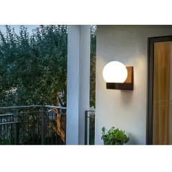 Moderne kugelförmige Lampe - Außenwandleuchte
