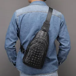 Stilvolle Brusttasche - Lederrucksack - Krokodilledermuster