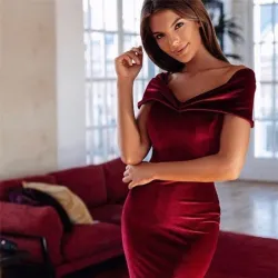 Modisches Samtkleid - schulterfrei