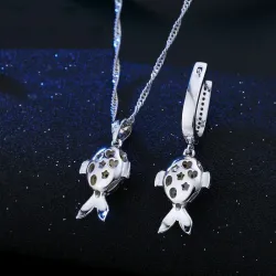 Stilvolles Schmuckset - Halskette - Ohrringe - Rotäugiger Fisch - 925er Sterlingsilber - Zirkonia