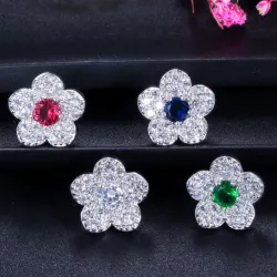 Blumenförmiges Schmuckset - Halskette - Ohrringe - Zirkonia