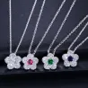 Blumenförmiges Schmuckset - Halskette - Ohrringe - Zirkonia